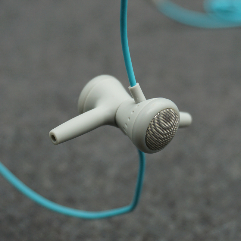 High-end sports-branded earplugs for the Japanese big-card earplug-style headphone personality magnetic attraction hifi sound pickup