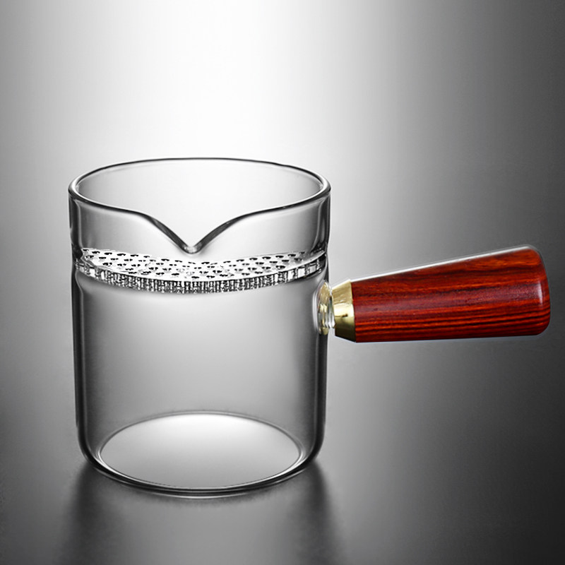 Half crescent glass belt filter integrated road cup heat-resistant tea dividing device side to thicken high-temperature-resistant public cup gongdao cup