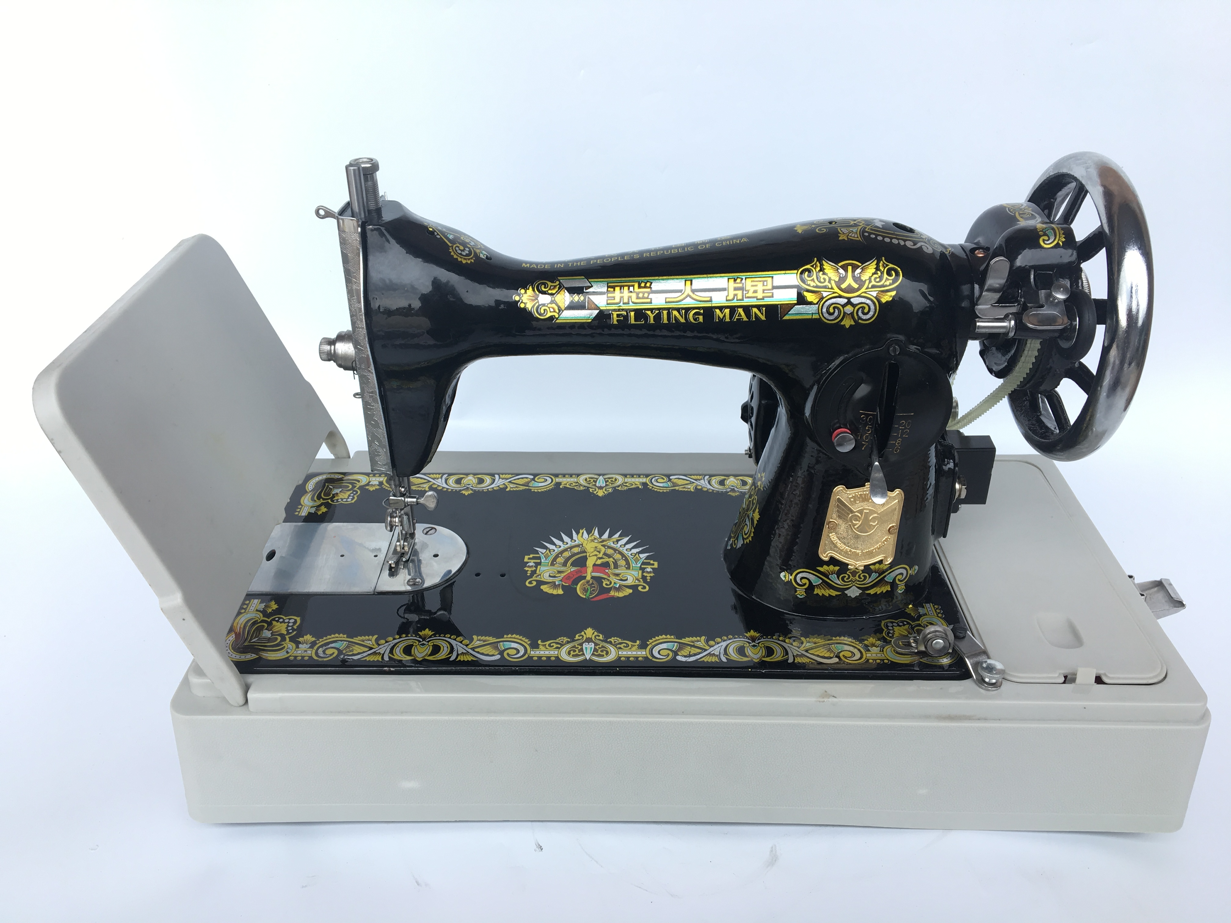 Vintage Sewing Machine Household Electric Butterfly Trapeze Pedal Desktop Eating Thick Needle Car Bee Retro Tailoring Machine