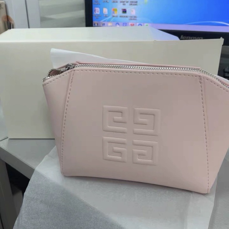 In-Stock, Ready to Ship, Givenchy Pink Shell Makeup Bag as a Gift, Good Texture, Large Capacity, Girly Style, Absolutely Adorable