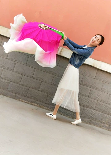 Настоящий фанат Silk Dance Yangge Plus Jiazhou Двойной классический градиент цвет хрустящий дождь вспоминает оригинальный фанат танцев