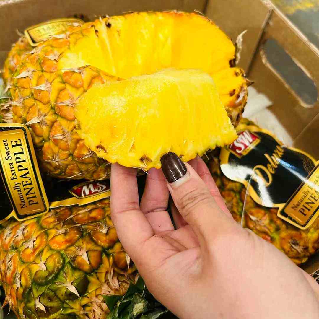 现货进口菲律宾黑钻凤梨SW菠萝：纯甜新鲜，削皮即食的热带美味！-凤梨-淘宝百科网