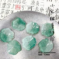 10 темно-зеленых размытых листьев лотоса