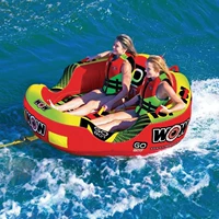 Два человека в салоне