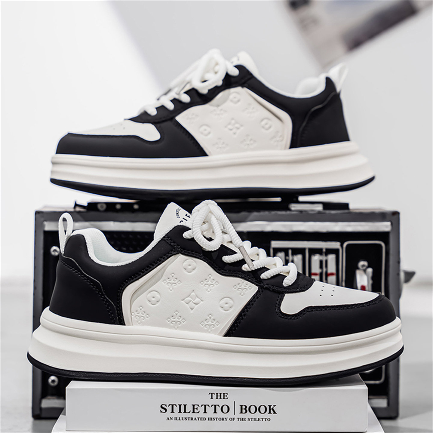 European Men's Shoes 2026 New Winter Versatile High-End Casual White Sneakers Men's Height-Increasing Sports Trendy Shoes