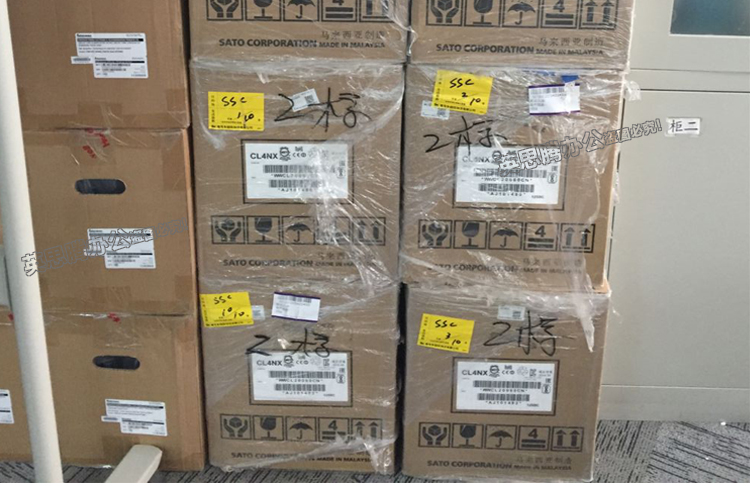 Sato M10e Máy in mã vạch công nghiệp rộng Máy cắt / Phụ kiện máy in