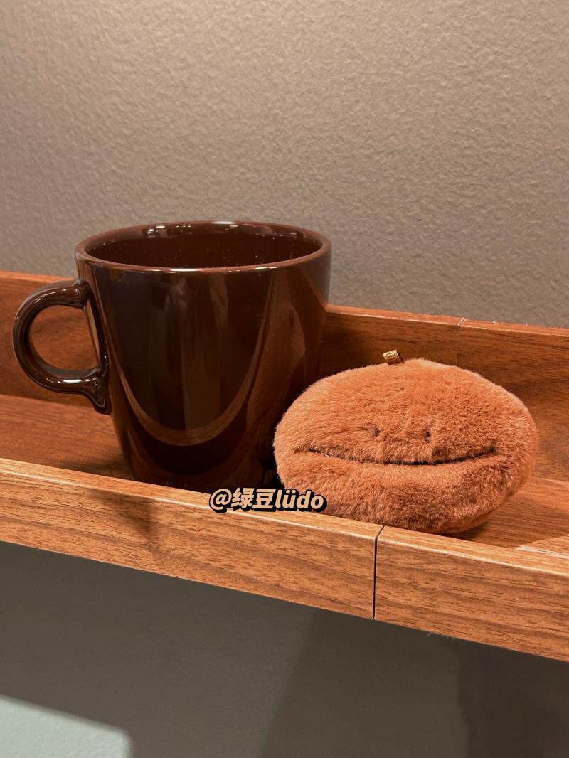 LUDO Cappuldo Scented Coffee Bean Plush Keychain detail image