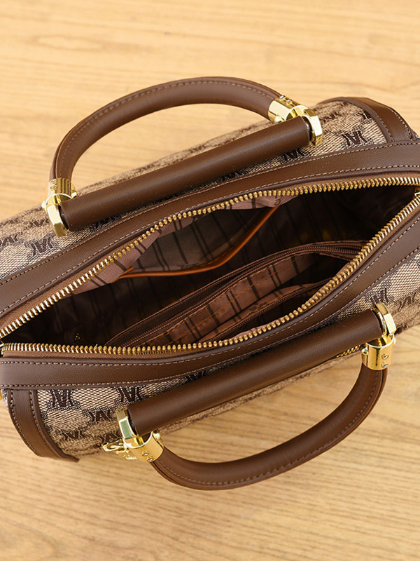 2024 Commuter Bag Large Capacity Handbag 2023 New Trendy Fashion Pillow Bag Boston Shoulder Crossbody Bag