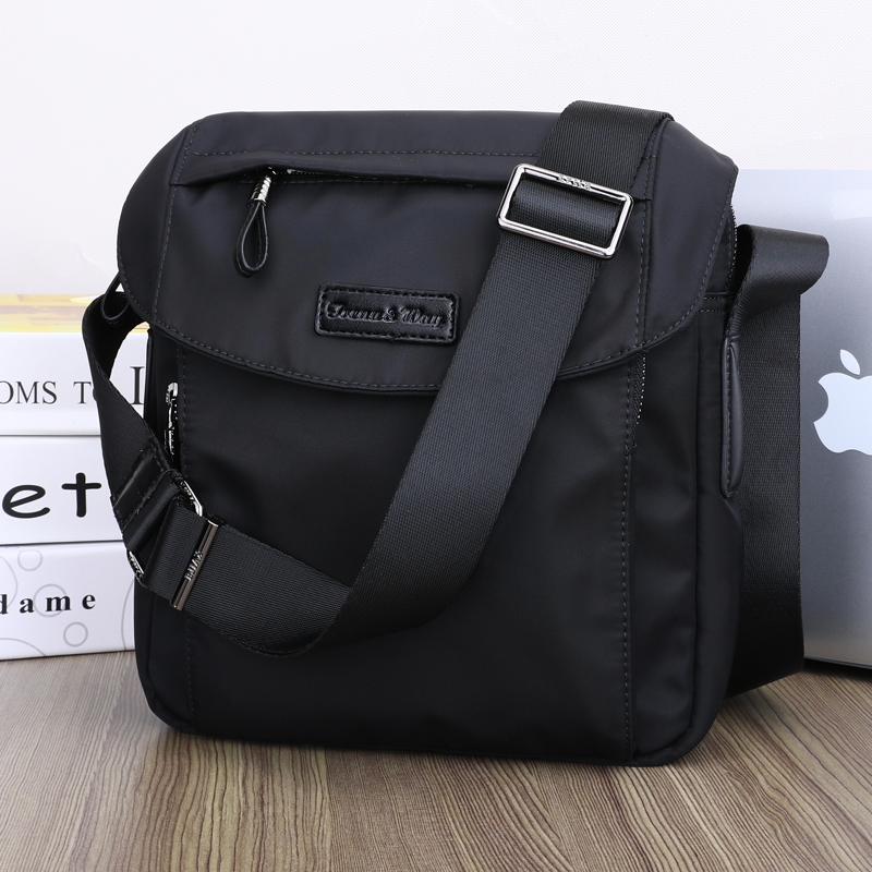 Men's bag Single shoulder slanted satchel Sharmen style Cross-pack Damp Waterproof Oxford Buxie Bag Casual Single Shoulder Bag Men's Bag