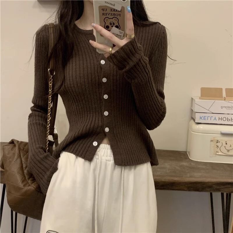 Base Layer Sweater for Women, Autumn and Winter 2026 New Style, Knitted Cardigan, Coffee Color, Slim Fit, High-End Feel, Short Inner Top