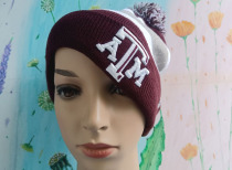 1028-35 American Texas A&M University red white and gray contrasting color embroidered logo knitted hat cold hat - single top