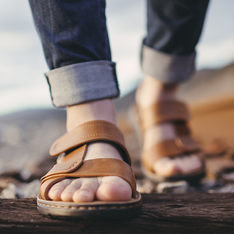 Men's sandals 2021 new summer soft leather sandals men genuine leather casual men's shoes Soft bottom slippers dual purpose beach shoes