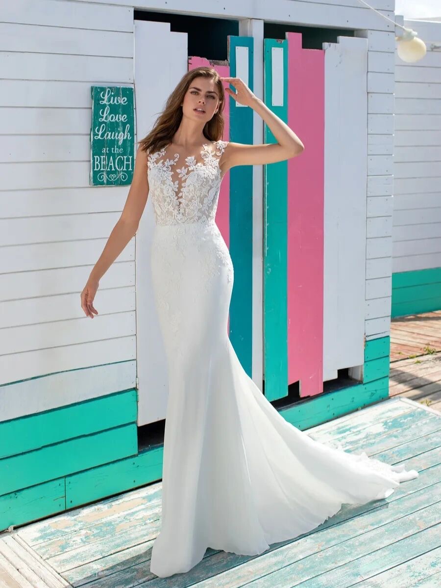 Fan-style light wedding dress 2022 new bridal white satin gown small outdoor lawn out of the door veil