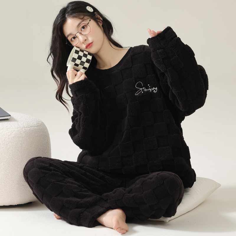 Autumn and Winter Coral Velvet Pajamas for Women 2026 New Winter Black Sweatshirt Set Thickeneded Flannel Home Clothes