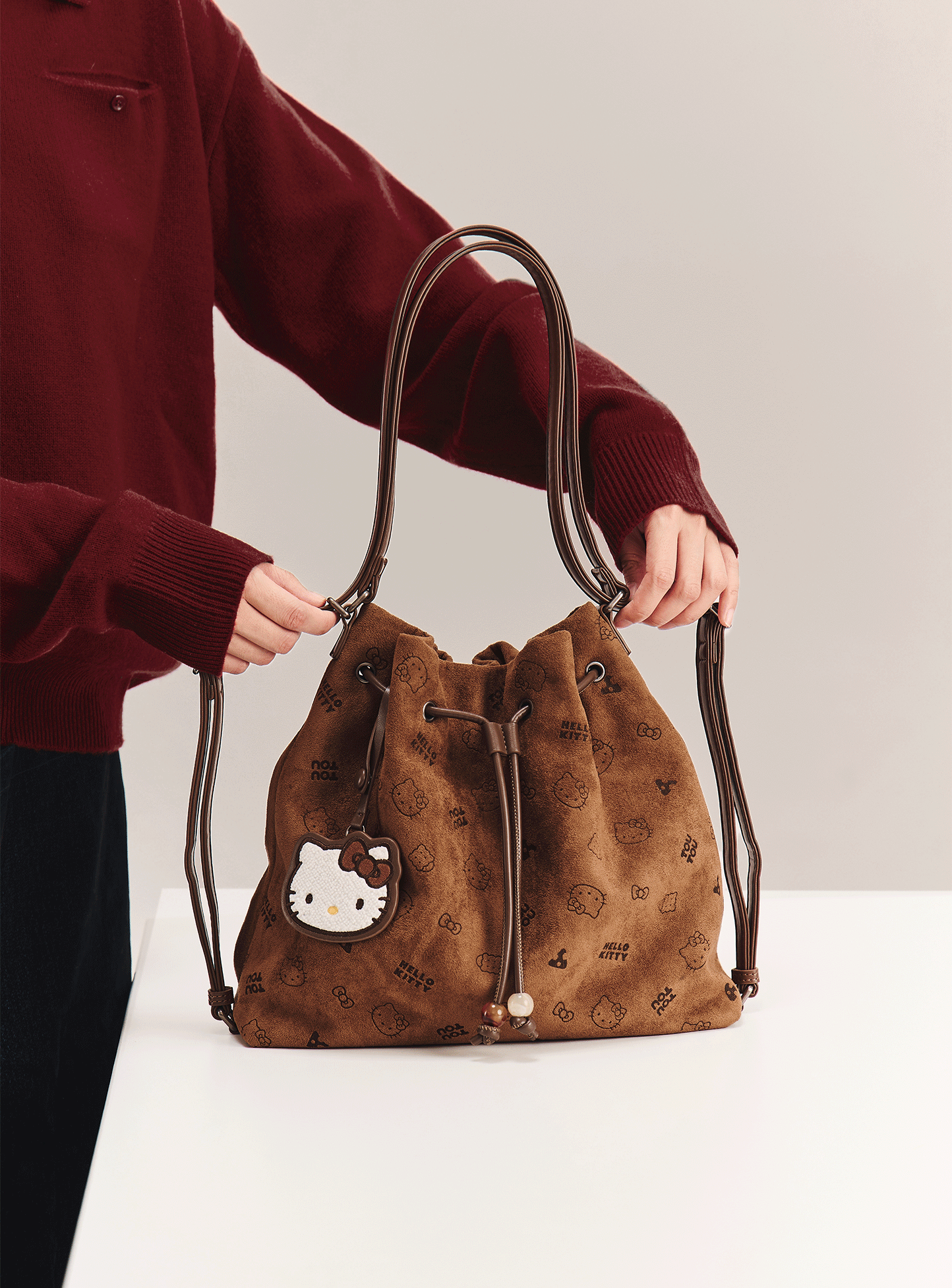 TOUTOU Hello Kitty Drawstring Bucket Bag