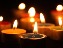 Offering lamps for blessing in front of the Buddha 14-year-old shop one-on-one return