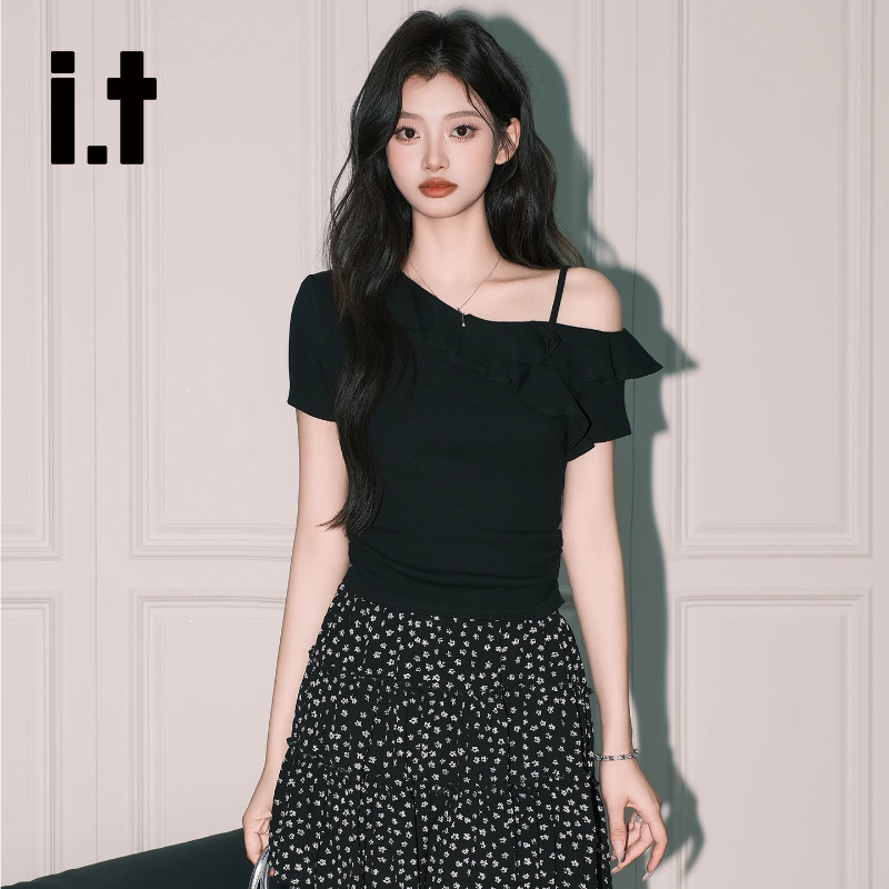 It:Chocoolate Design-Focused Niche Black Off-Shoulder Short-Sleeve T-Shirt for Women, Unique Ruffled Slim-Fit Crop Top