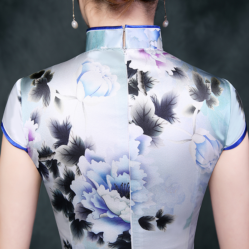 Short summer cheongsam, silk retro fitted dress, Chinese style Short summer cheongsam, silk retro fitted dress, Chinese style