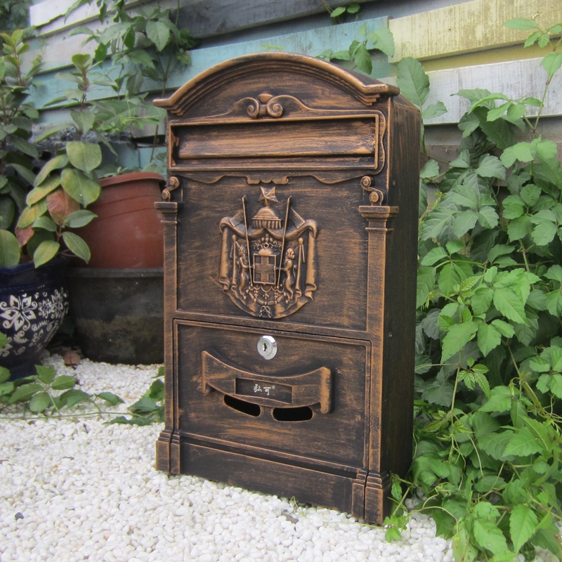 European-style villa letter box with lock mailbox Outdoor waterproof wall-mounted mailbox Suggestion box Creative vintage mailbox