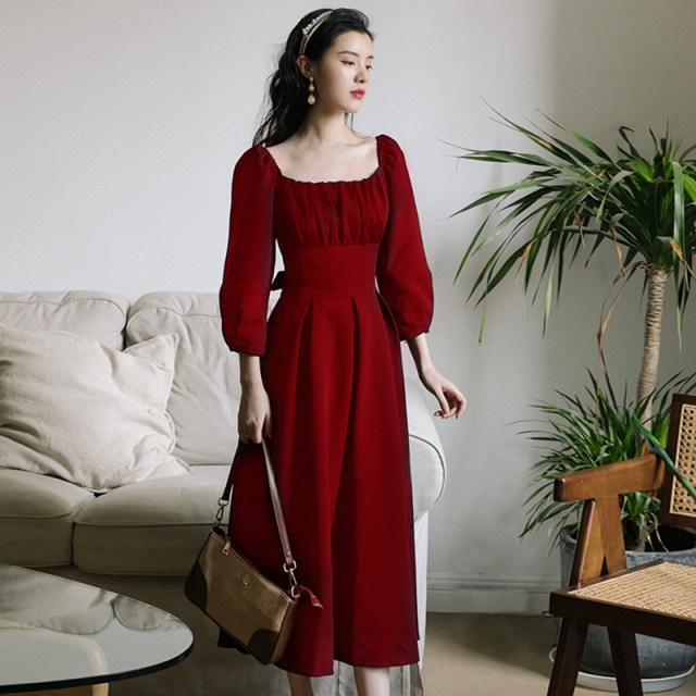 French retro red dress women's spring 2023 new engagement dress Hepburn style daily little red skirt