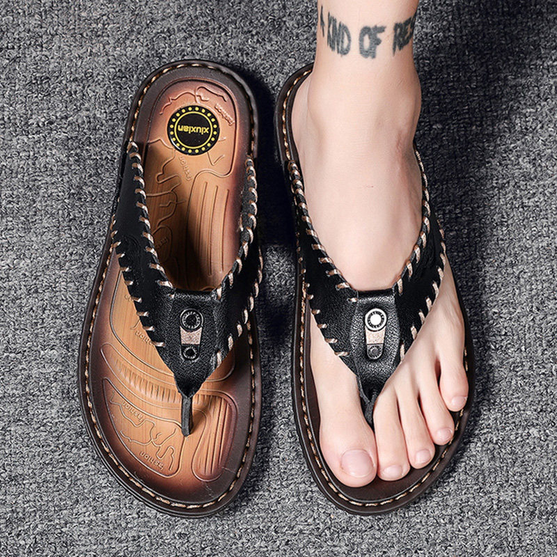 2021 new summer leather slippers men's outdoor anti-slip clip foot beach shoe cold tug men large size herringbone drag Inn