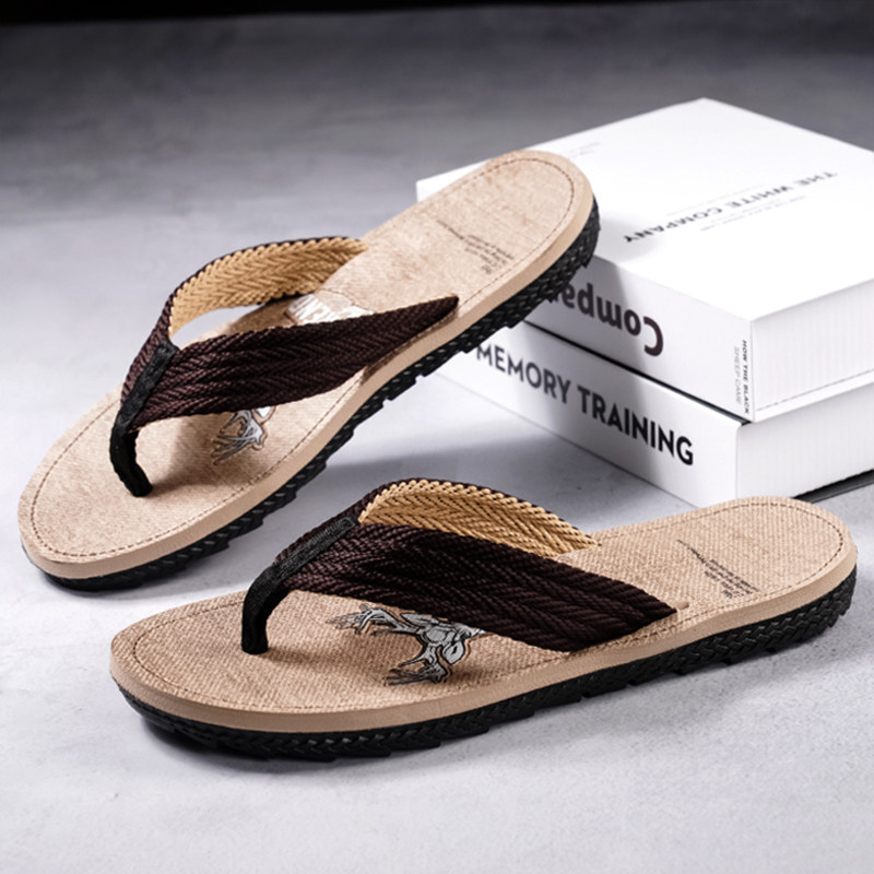 Men herringbone drag summer 2021 new anti-slip outdoor wearing cool tugging feet slippers men's fashion trendy beach shoes