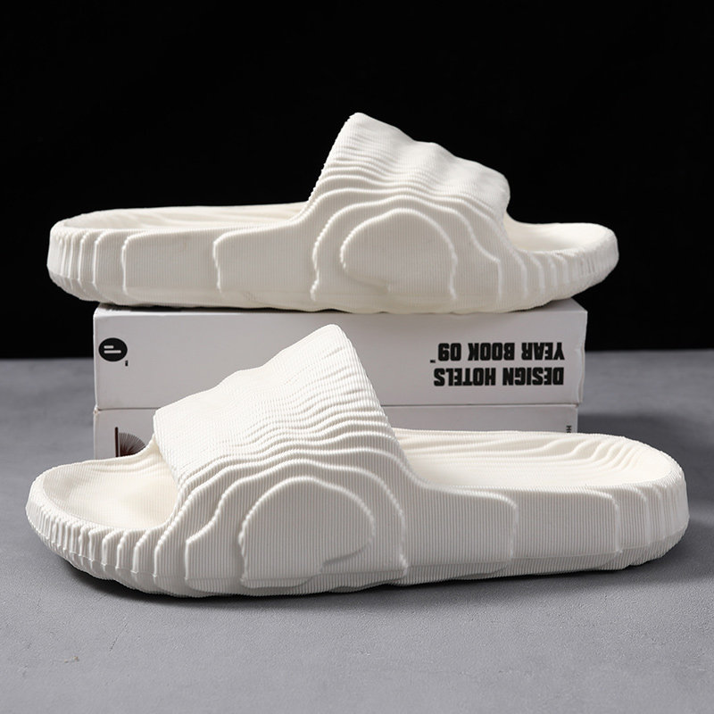 Soft Bottom Slippers Men's Shit Outside Wearing Summer 2022 New Men Pure White Fashion Trends Thick Bottom Non-slip Stink