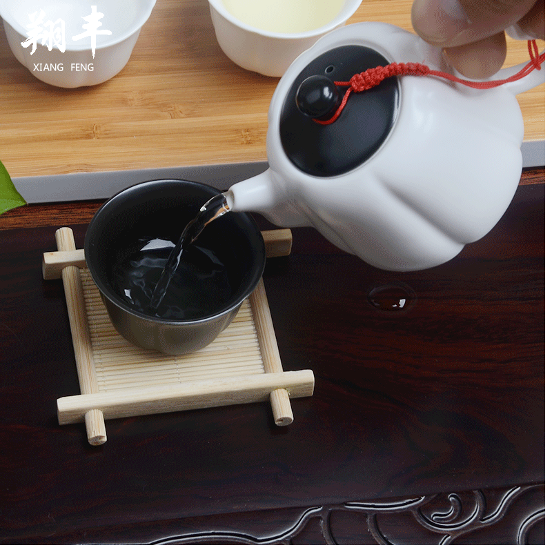 Xiang feng is suing travel portable kung fu tea sets white porcelain car travel tea set the teapot teacup portable package