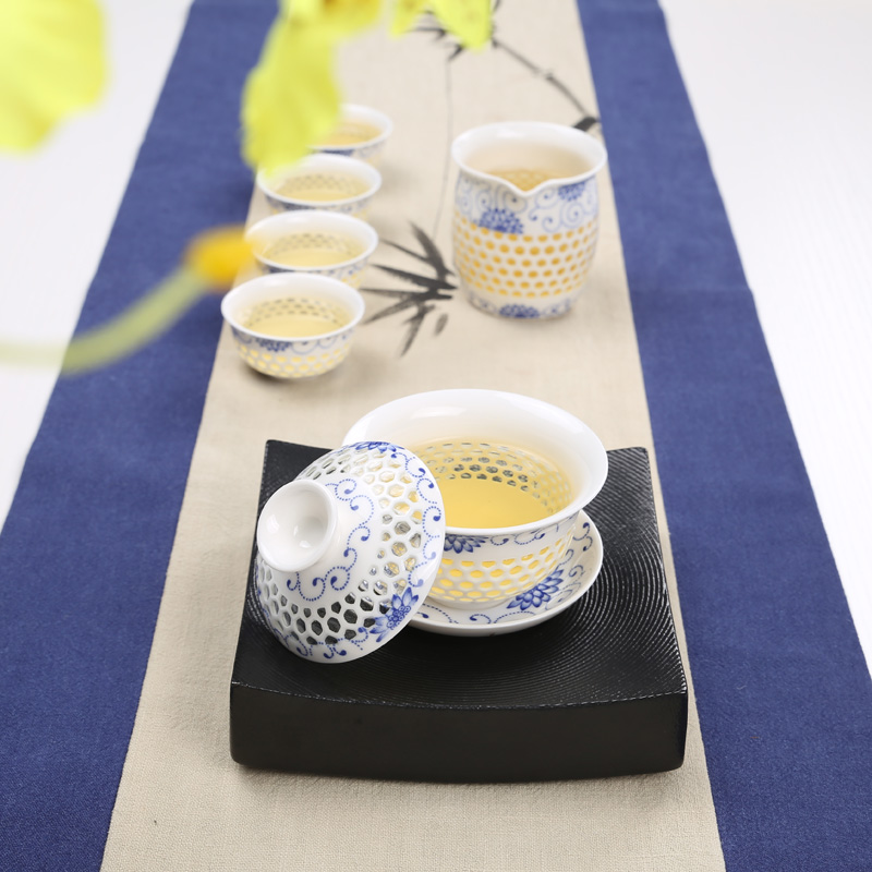 Blue and white porcelain tea set exquisite honeycomb hollow ceramic kung fu tea ice crystals honeycomb teapot teacup