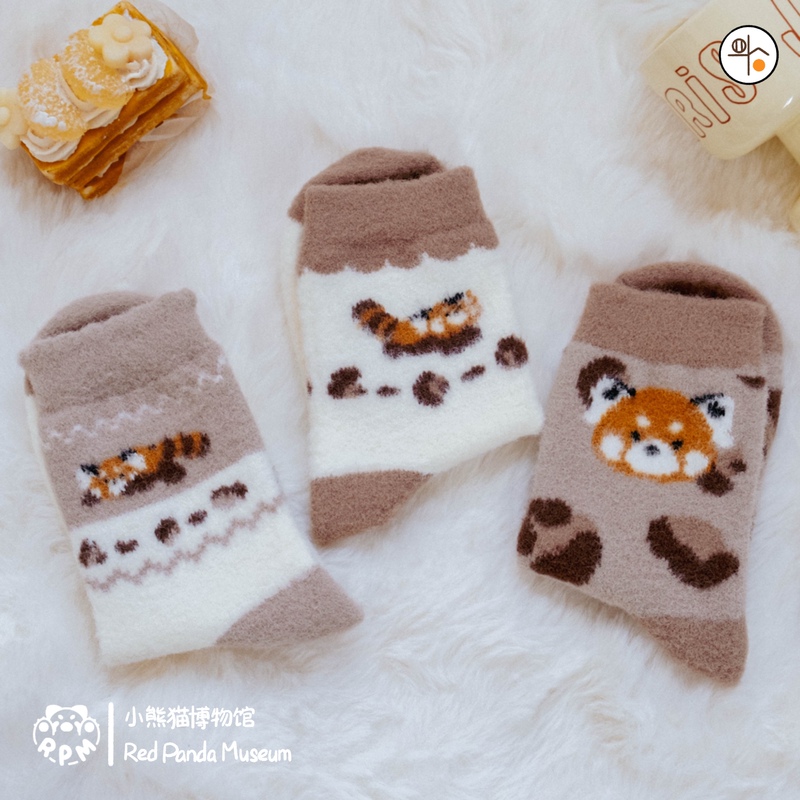 Red Panda Museum|Original Australian Wool Sleep Socks, Home Plush Winter Thickened Warm Socks with Leopard and Red Panda Designs Red Panda Museum|Original Australian Wool Sleep Socks, Home Plush Winter Thickened Warm Socks with Leopard and Red Panda Designs