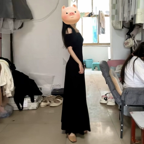 Летнее платье, длинная юбка, городской стиль, яркий броский стиль, по фигуре, открытые плечи