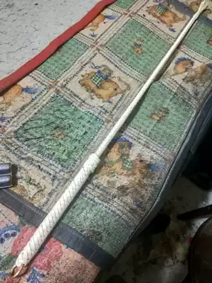 Cowhide equestrian long whip dance step whip training to beat people self-defense whip strong and durable whip family method handmade