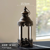 Большой фонарь в античном стиле.