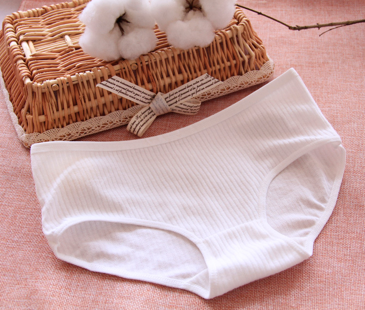Cô gái thoải mái thở bông sinh viên chủ đề cotton thoáng khí vải tam giác eo thấp ladies đồ lót bán buôn