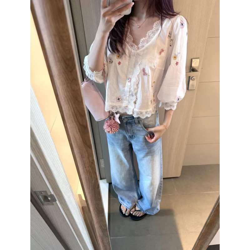 Chendafei White Tea Lace~Girl's Lace V-Neck Linen Shirt with Puff Sleeves, Loose Embroidered Short Top for Women