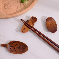 Japanese chopsticks frame wooden chopsticks holder creative chopsticks holder small fish household chopsticks plate solid wood tableware chopsticks Chopsticks pad