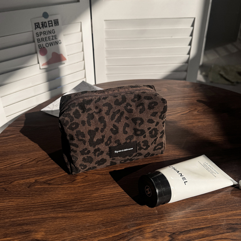 Retro Leopard Print Cosmetic Storage Bag, Small Square Bag, Women's High-End Portable Large-Capacity Cosmetic Bag, Clutch Bag