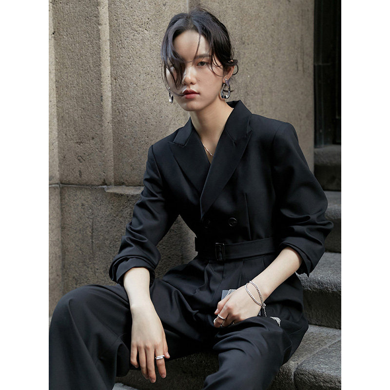 2026年穿什么最潮？康诺特Connacht黑色薄绒长裤值得入手吗？