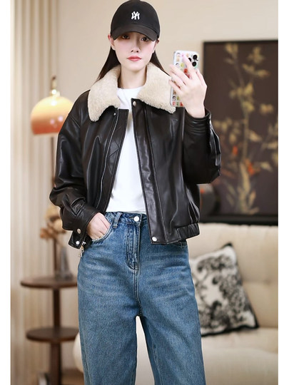 2025 New Small White Goose Down Thickened Leather Women's Slim Sheep Fur Collar Leather Jacket Women's Popular Style