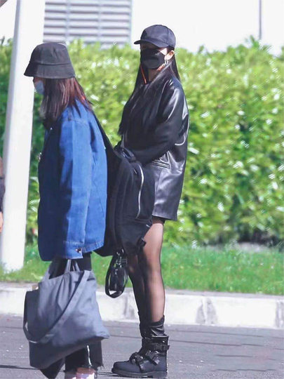 2025 autumn and winter Yang 1 power same style Haining genuine leather jacket for women sheepskin mid-length casual suit jacket