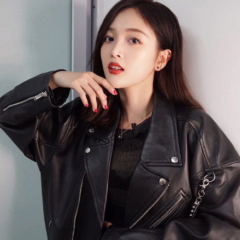 2022 Autumn New Rocket Girl Wu Xuanyi Star Same Leather Sheep Leather Women Loose Biker Jacket Jacket