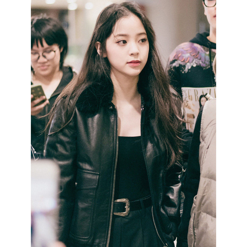 2022 Ouyang Nana stars the same Genuine Leather Sheep Leather Jacket Short lamb wool collar Thickened Locomotive Jacket Woman