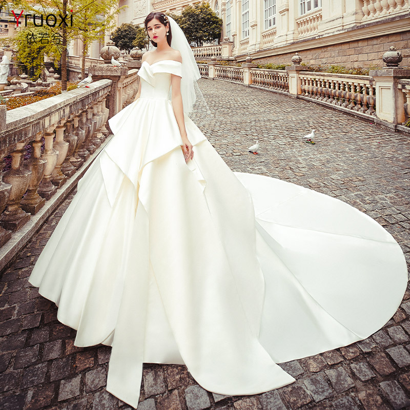 Satin áo cưới 2020 mới tính khí cô dâu đám cưới kéo đuôi một siêu từ dài ngang vai cổ tích mơ cánh tay bìa mỏng