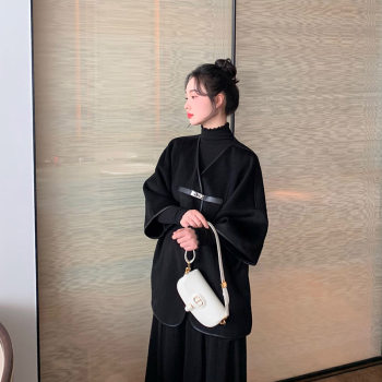 麓津自制《布拉格冬日》羊毛澳毛双面昵斗篷外套大衣抗风时髦