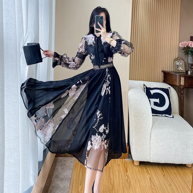 French Dress Women's Spring 2023 New Women's Clothes Slim Waist Slimming Lady Temperament Advanced Sense Floral Skirt