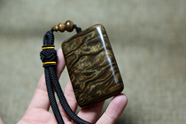 Collection grade gloomy golden silk Nan trouble card small leaf Zhennan hand handle Gold Jade full pattern pendant car hanging orphan