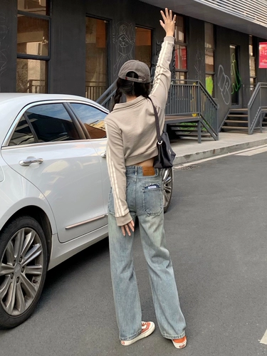 Весенние прямые свободные джинсы, светлые штаны, высокая талия, тренд сезона, оверсайз, облегающий крой, свободный крой