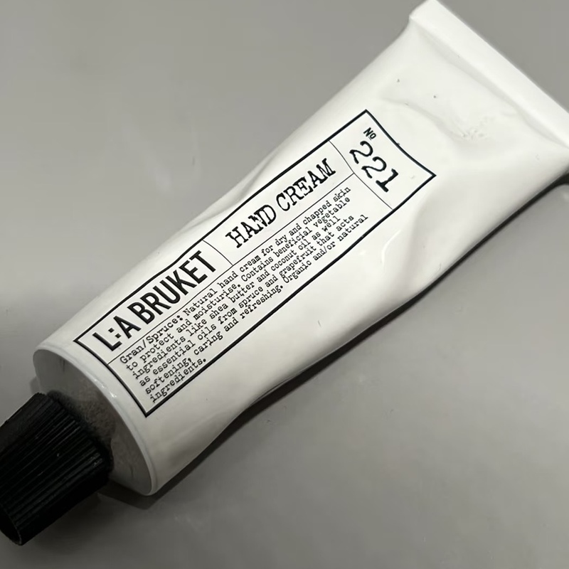 Fracture Price! Swedish Premium Fragrance! Aluminum Tube Hand Cream 70ml Sage Rosemary Lavender Fracture Price! Swedish Premium Fragrance! Aluminum Tube Hand Cream 70ml Sage Rosemary Lavender