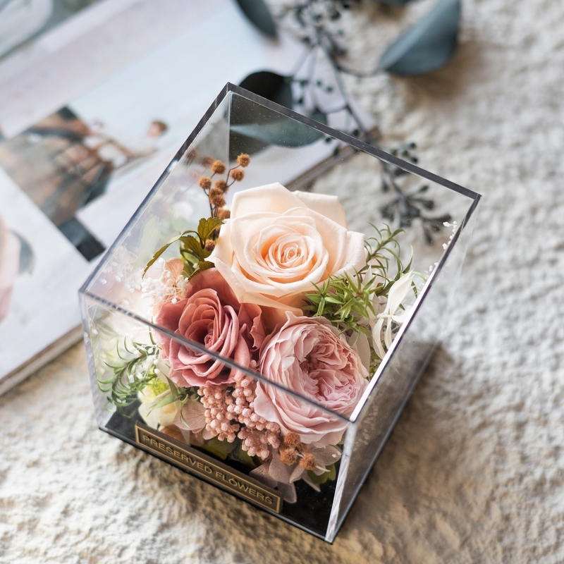 Preserved Rose Flower Acrylic Gift Box Living Room Decoration Gift for Girlfriend or Best Friend Birthday Gift Christmas Event