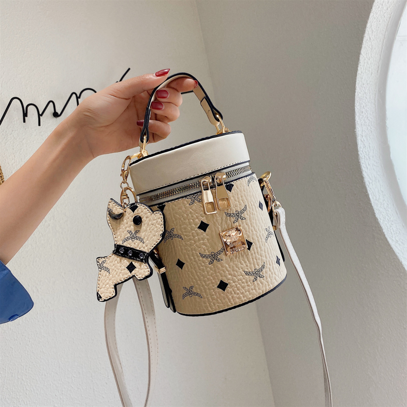 Shanghai customer supply withdrawal cabinet clearance outlets flagship special store Ole discount shoulder bag crossbody